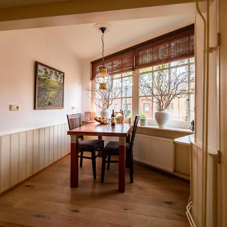 度假居 Torenhuis *